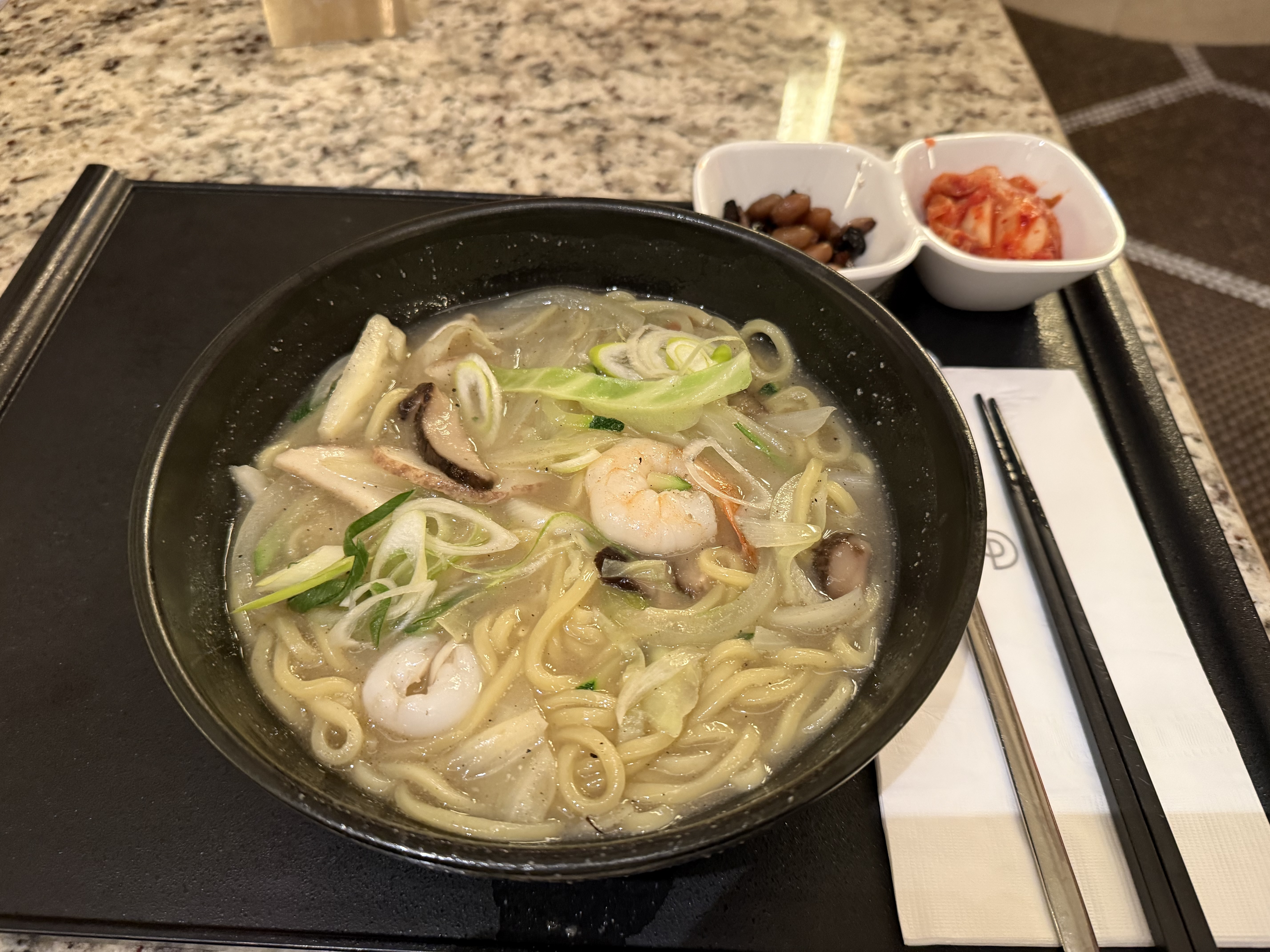 カジノ内の無料食事（海鮮うどん）