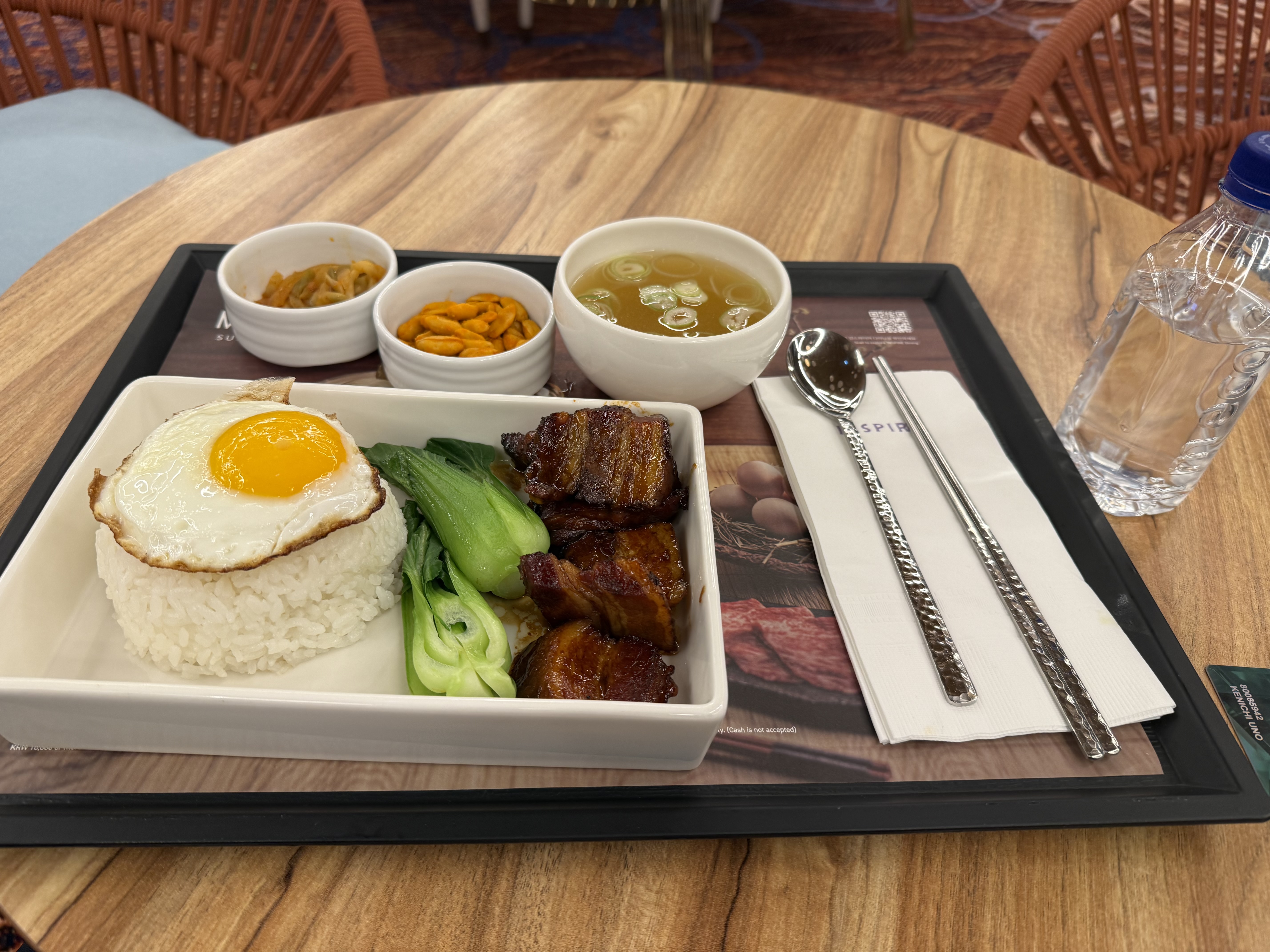 カジノ内の無料食事（角煮ご飯）