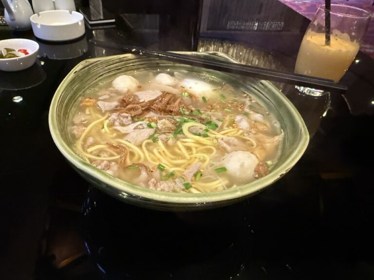 NagaWorld ポーカールーム コンプ麺（無料提供）